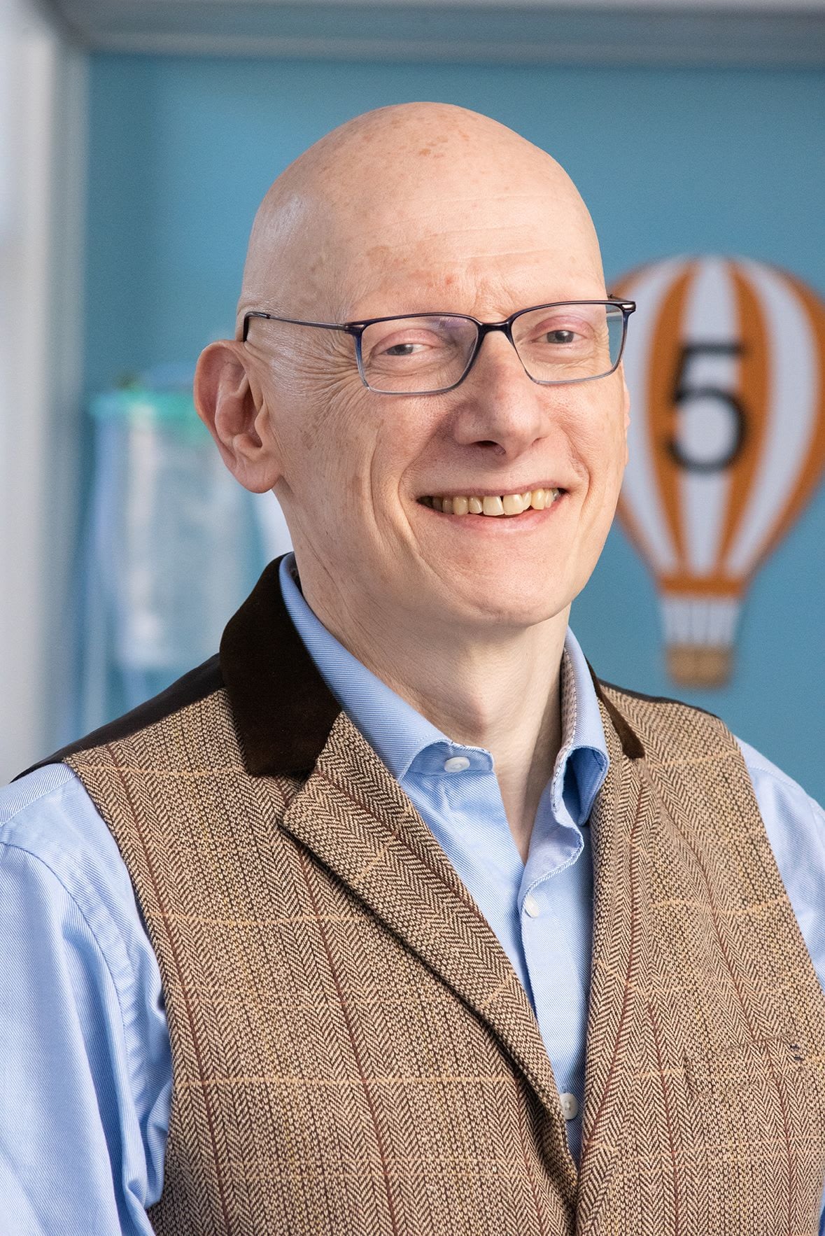 Adam Glaser portrait headshot