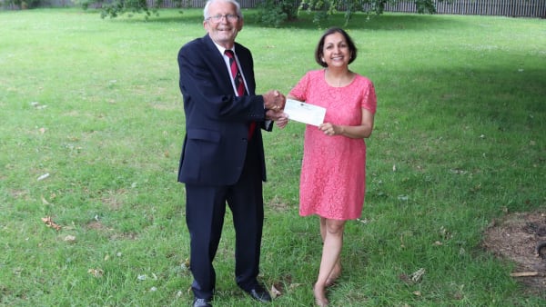 Freemasons donate £2,000 to Rob Burrow Centre Appeal.